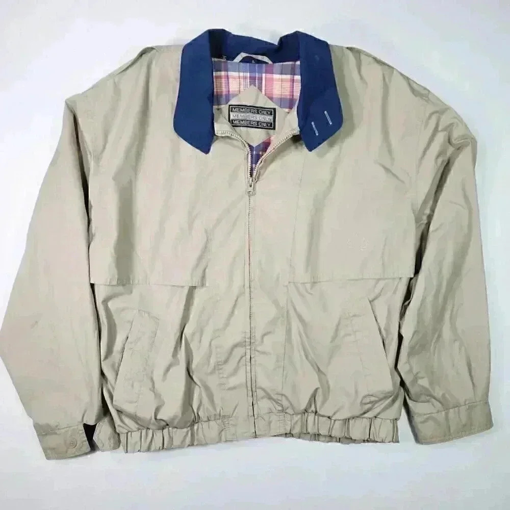 Members Only Mens Embroidered Logo Jacket Large Tan w/Plaid Lining Epaulets READ